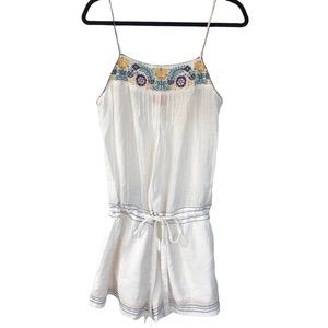 DeJaVu White Romper embroidered flowers L